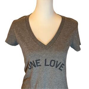 One Love Gray Slim Cut V-Neck Short Sleeve T-Shirt Sz M
